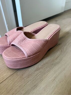 Platform Slide Wedges in Pink Urban Outfitters